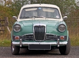  Riley One-Point-Five Series II.  Powered by a twin carburettor version of the BMC B-series engine, the similar Wolseley 1500 had only one carburettor.